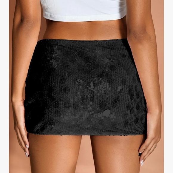 Y2K VIBES ALERT Snag this MakeMeChic Sparkly Sequin Mini Skirt – - Picture 4 of 5